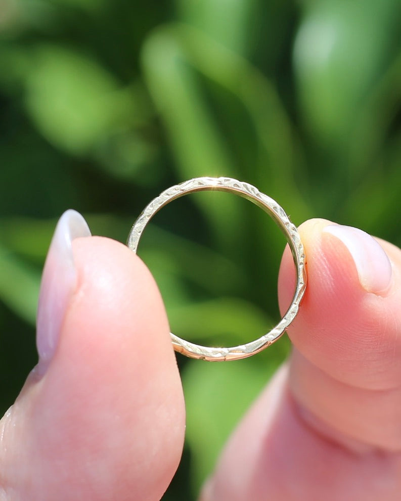 Early Australian "APEX" Patterned Wedder by Rodd and co., 18ct Yellow Gold, size O or 7.25, 2.3g