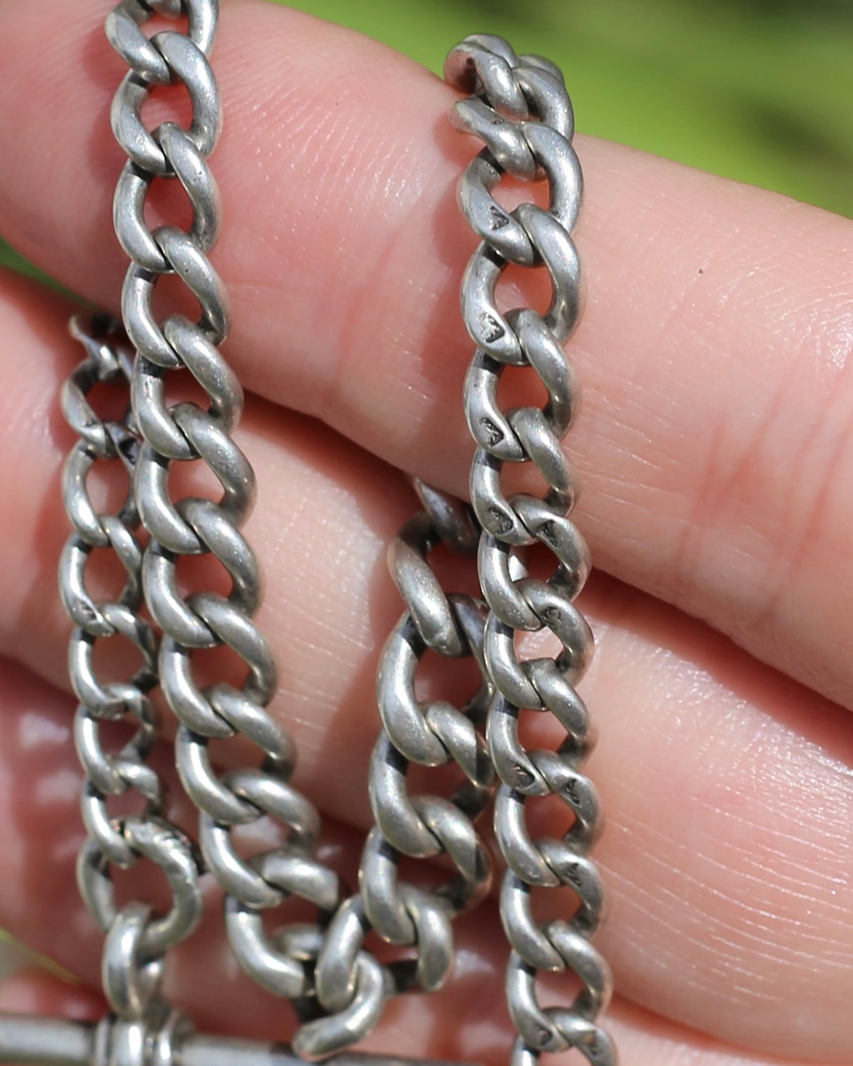 Single Graduated British Made Curb Watch Chain with T-bar and Single Albert Clasp, 19.1g, 26.5cm or 10.5 inches
