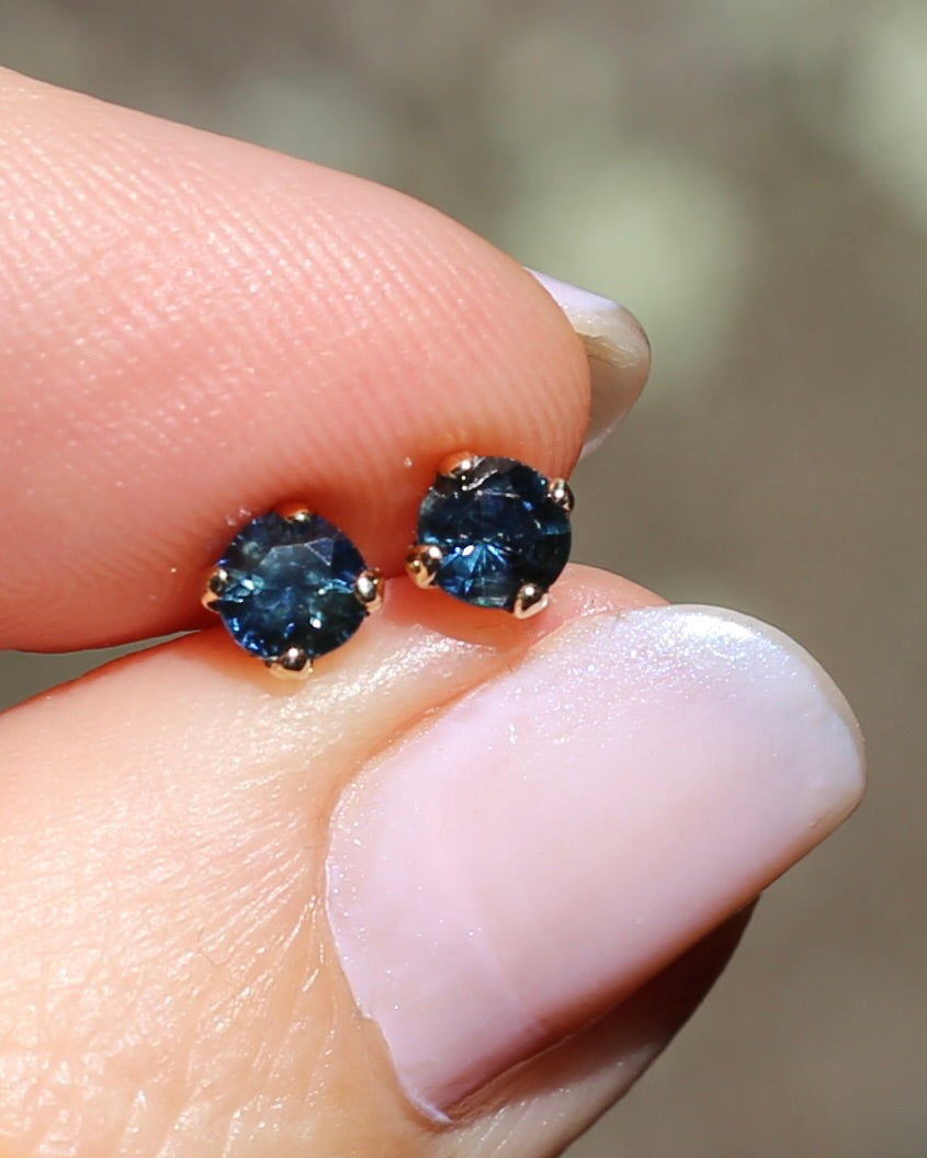 0.9ct Natural Blue and Teal Sapphire Studs, 9ct Yellow Gold, 0.92g