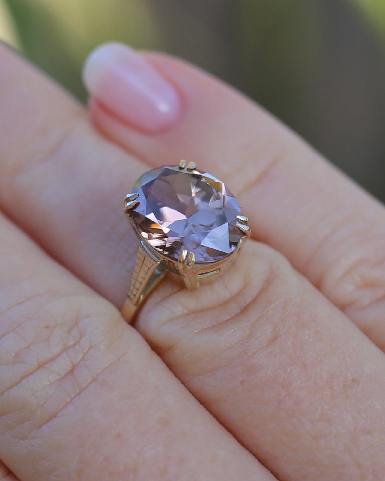 ON HOLD 7.9ct Mauve Damask Rose Oval Natural Zircon in Vintage 9ct Double Claw Ring, 9ct Yellow Gold, size M or 6.25, 3.59g