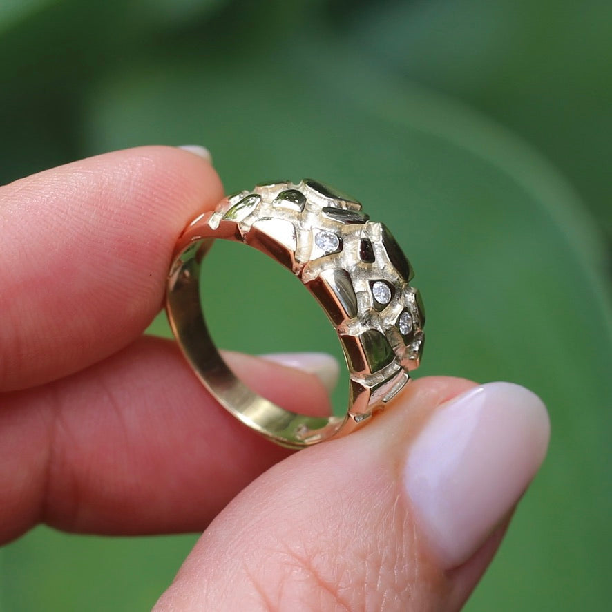 Mid Century Inspired Cobblestone and Diamond Ring, 9ct yellow gold, size R or just bigger than 8.5