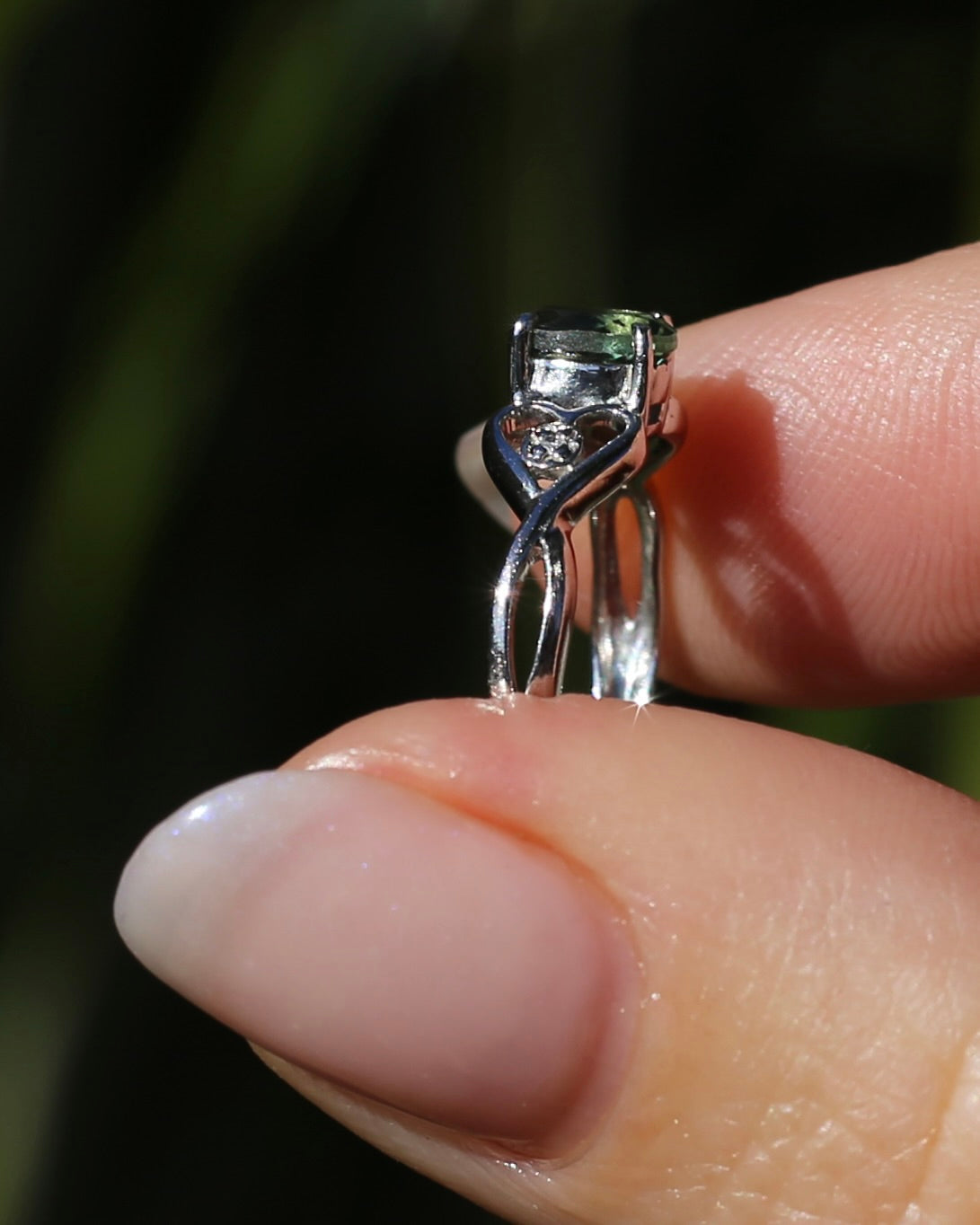 0.7ct Natural Green Parti Sapphire with tiny Diamond Set Heart Shoulders, 9ct White Gold, size K or 5.25, 1.27g