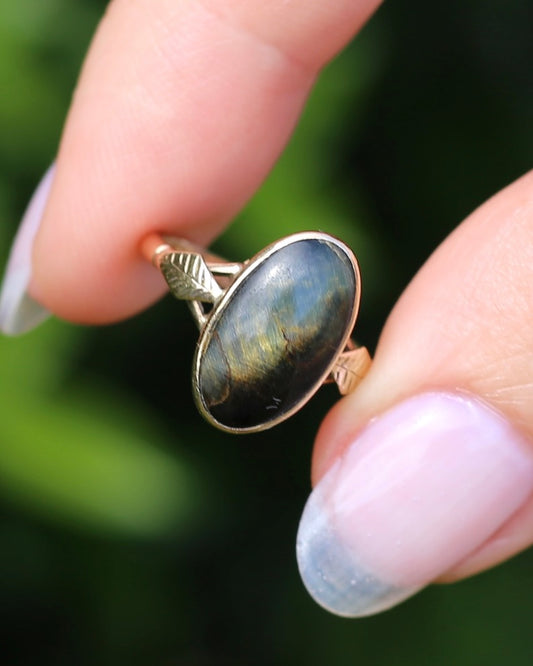 Vintage Australian APEX (Rodd and Co) Cats Eye Chrysoberyl Cabochon, 9ct Yellow Gold, size 6 or L1/2, 2.95g