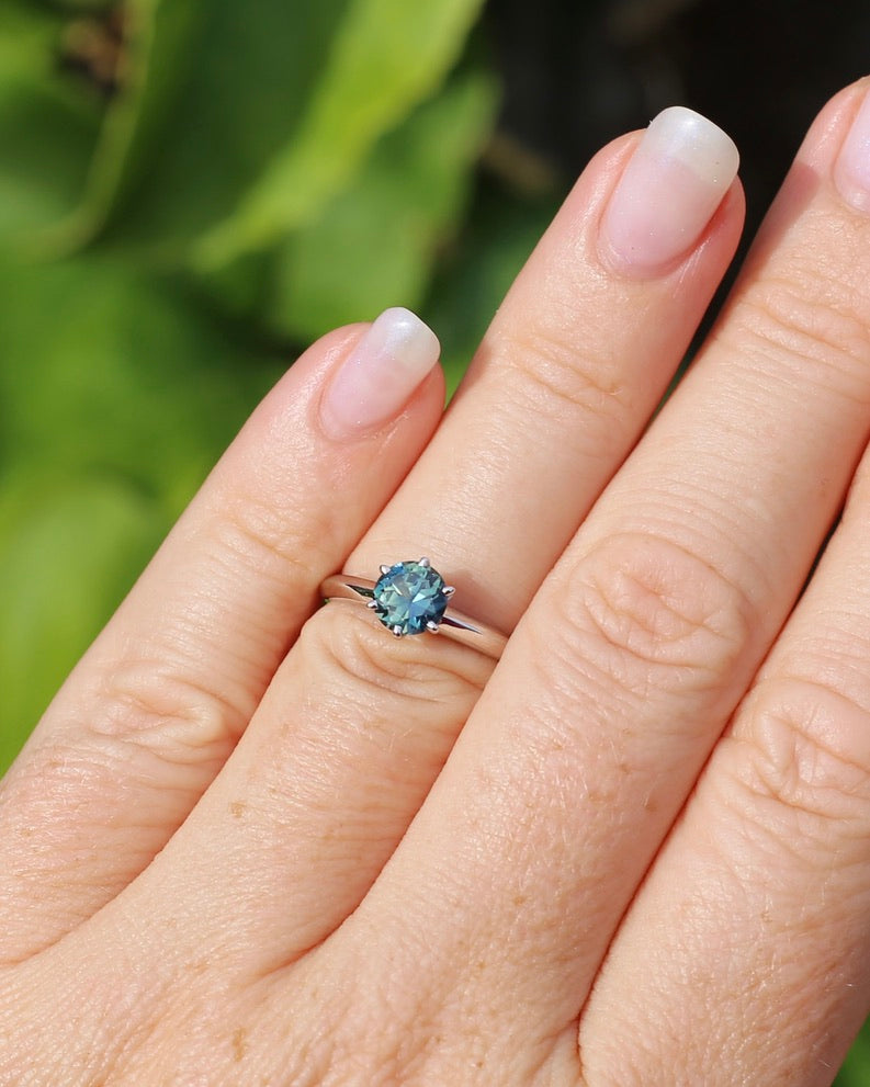 1.19ct Parti Sapphire Solitaire, 6 claw 14ct White Gold, size L1/2 or 6, 2.26g, with valuation