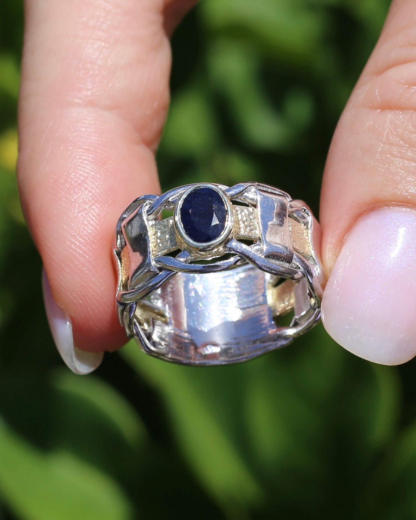 Mixed Metal Bezel Set Natural Sapphire Chunky Textured Ring in 9ct Yellow Gold and Sterling Silver, size R ot 8.5 (fits like P1/2 or 8), 8.77g