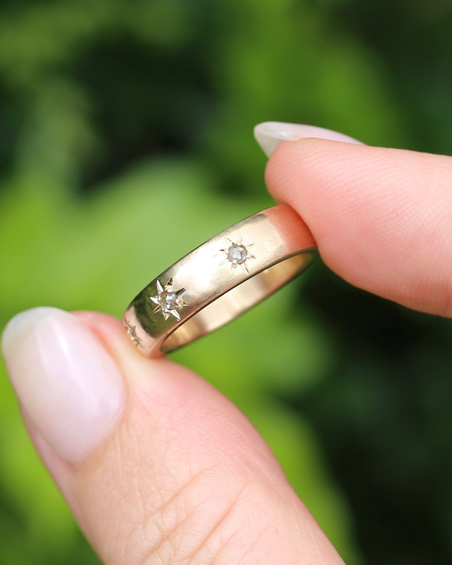 Reclaimed 9ct Yellow Gold Ring Star Set with 3 Rose Cut Diamonds, size O1/2 or 7.25 (fits about N1/2 or 7 due to width and chunk)