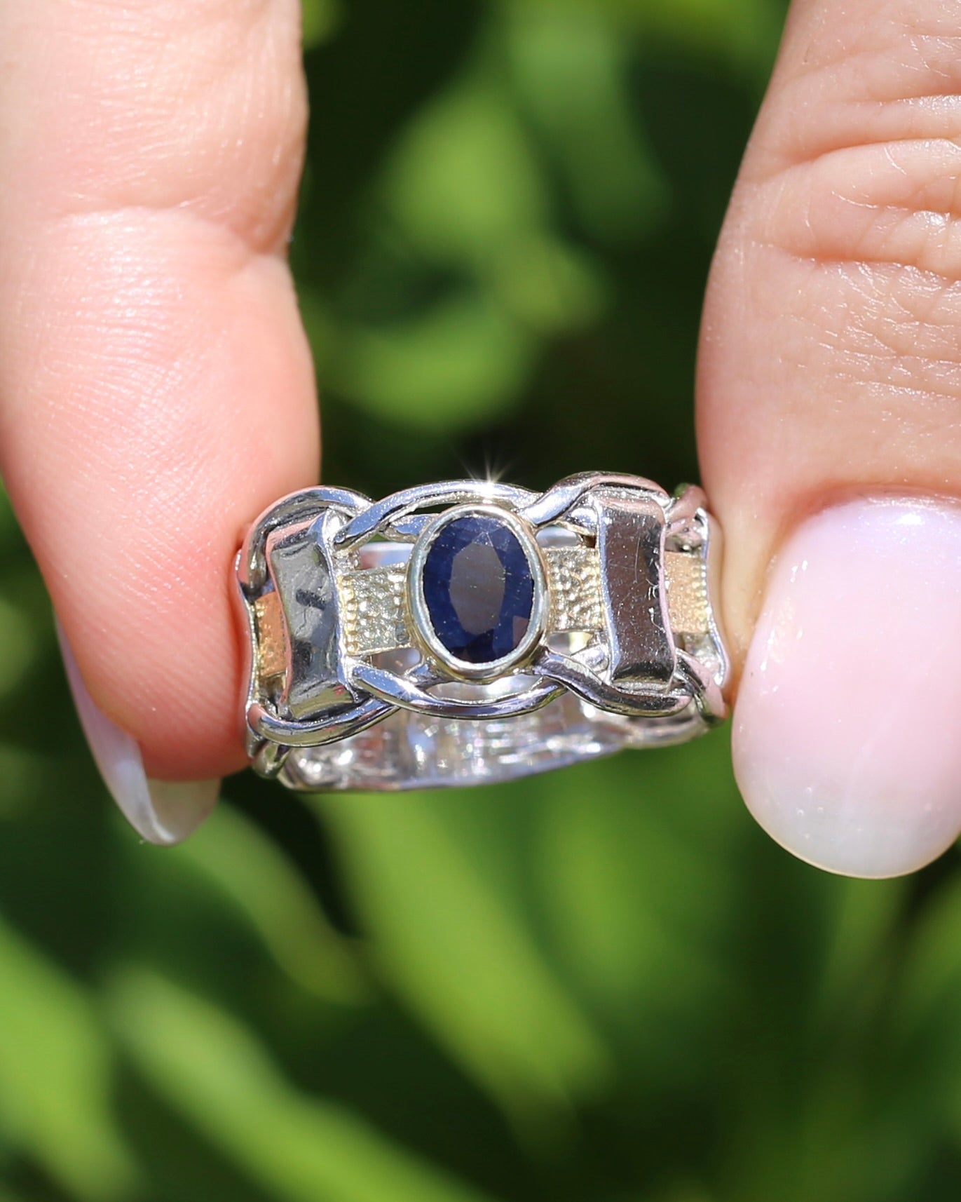 Mixed Metal Bezel Set Natural Sapphire Chunky Textured Ring in 9ct Yellow Gold and Sterling Silver, size R ot 8.5 (fits like P1/2 or 8), 8.77g