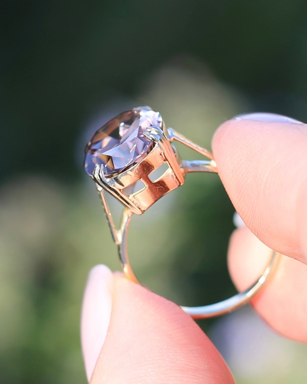ON HOLD 7.9ct Mauve Damask Rose Oval Natural Zircon in Vintage 9ct Double Claw Ring, 9ct Yellow Gold, size M or 6.25, 3.59g
