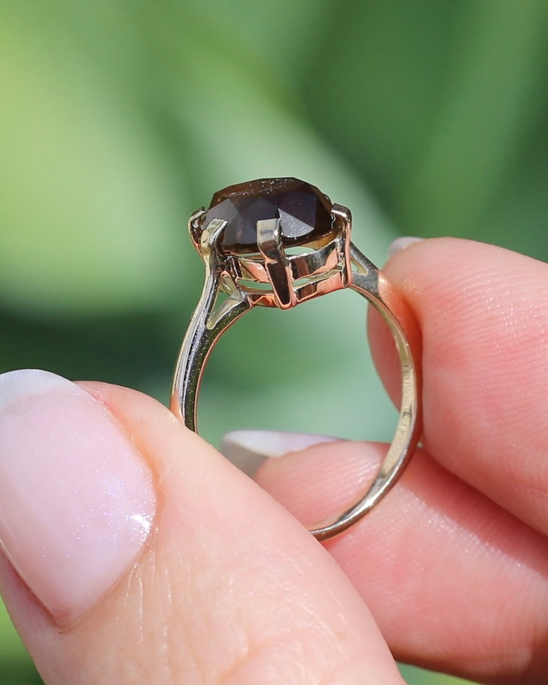 ON HOLD 3.95ct Fancy Cut Tanzanian Umba Sapphire in Vintage 9ct Yellow Gold, size L or 5.75, 2.80g