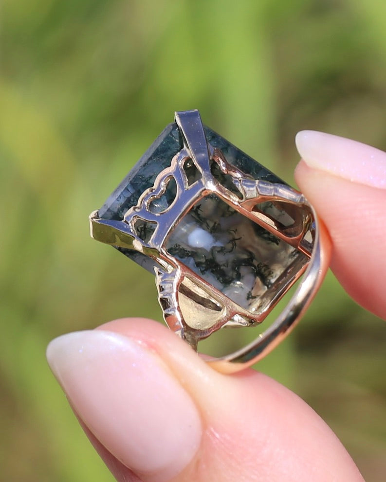 1963 London Made 14.5ct Moss Agate Cocktail Ring, 9ct Yellow Gold, size M or 6.25, 6.75g