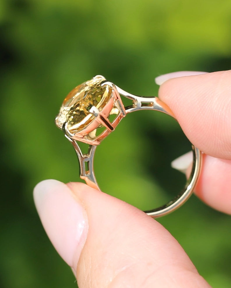 7.1ct Heliodor (Golden Beryl) in Vintage 1978 London Made Ring, 9ct Yellow Gold, size P or 7.75, 4.41g with valuation