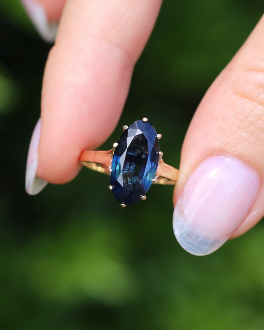 4.18ct Oval Teal Parti Sapphire in Vintage 1992 9ct Gold Ring, size O1/2 or 7.5, 2.76g, with valuation