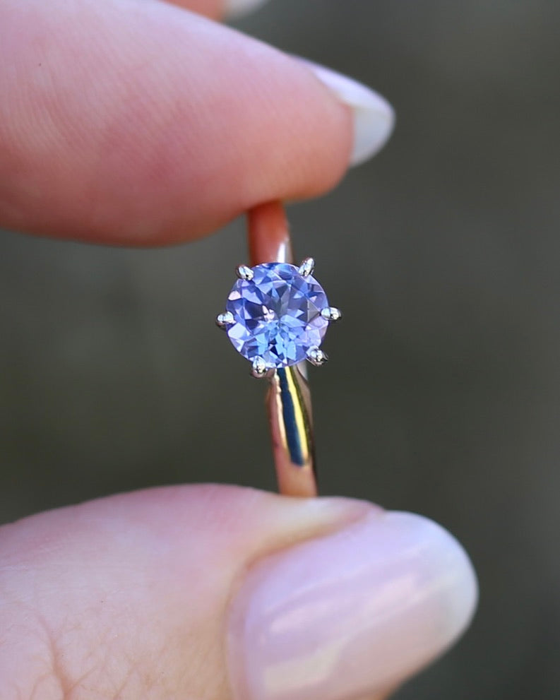 1ct Natural Tanzanite 6 Claw Ring, 10ct Rose and White Gold, size N1/2 or just under 7, 2.49g