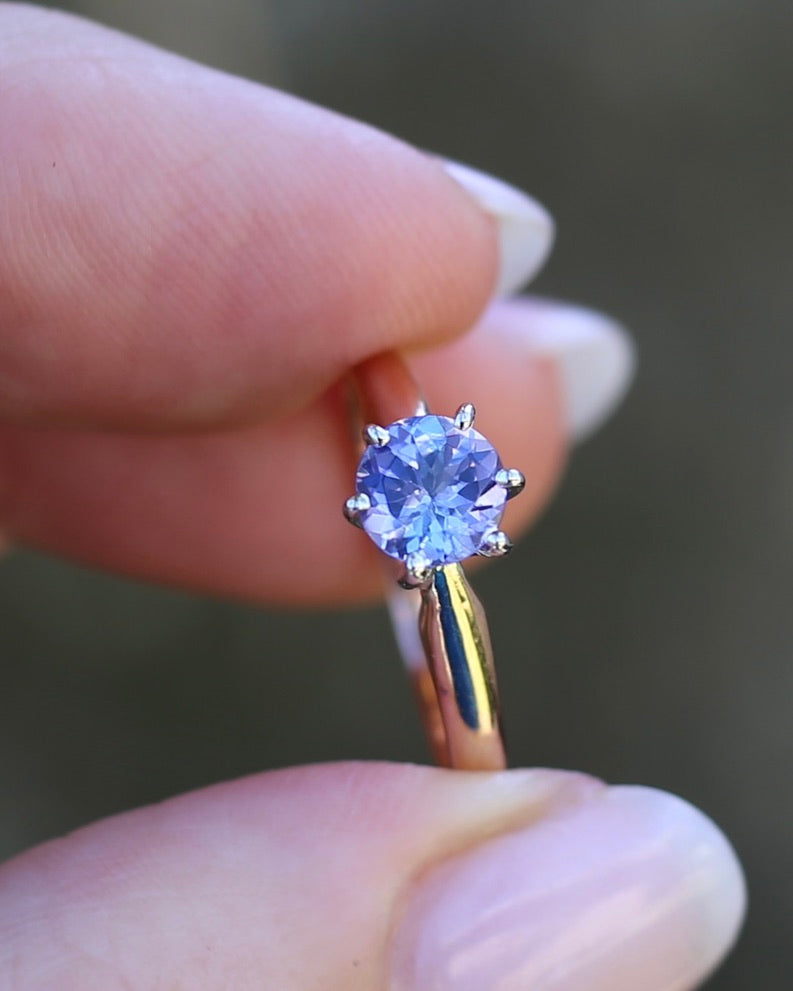 1ct Natural Tanzanite 6 Claw Ring, 10ct Rose and White Gold, size N1/2 or just under 7, 2.49g