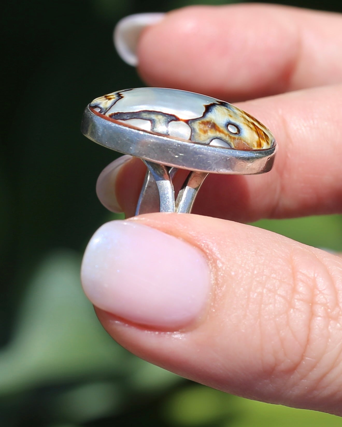 Abalone Shell Cabochon Bezel Set Ring, Sterling Silver,  sizse N or 6.75 - fits more like an M1/2 or 6.5, 9.60g