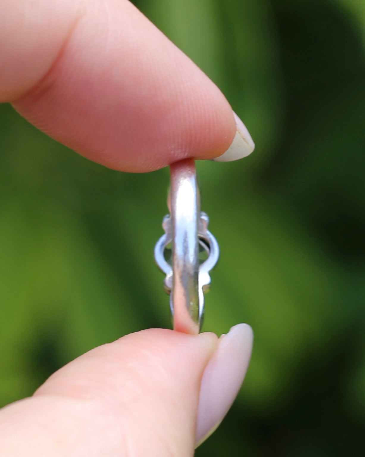 Amethyst & Peridot Bezel Set Trilogy Ring, Sterling Silver, size N or 6.75, 2.7g