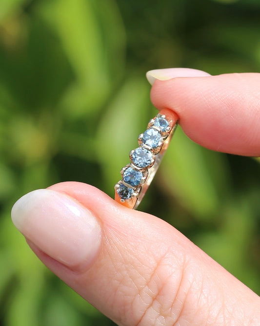 Lavender Leaf Green 5 Stone Parti 1.15ct Sapphire Ring, 9ct Yellow Gold, size R1/2 or 8.75, 3.11g