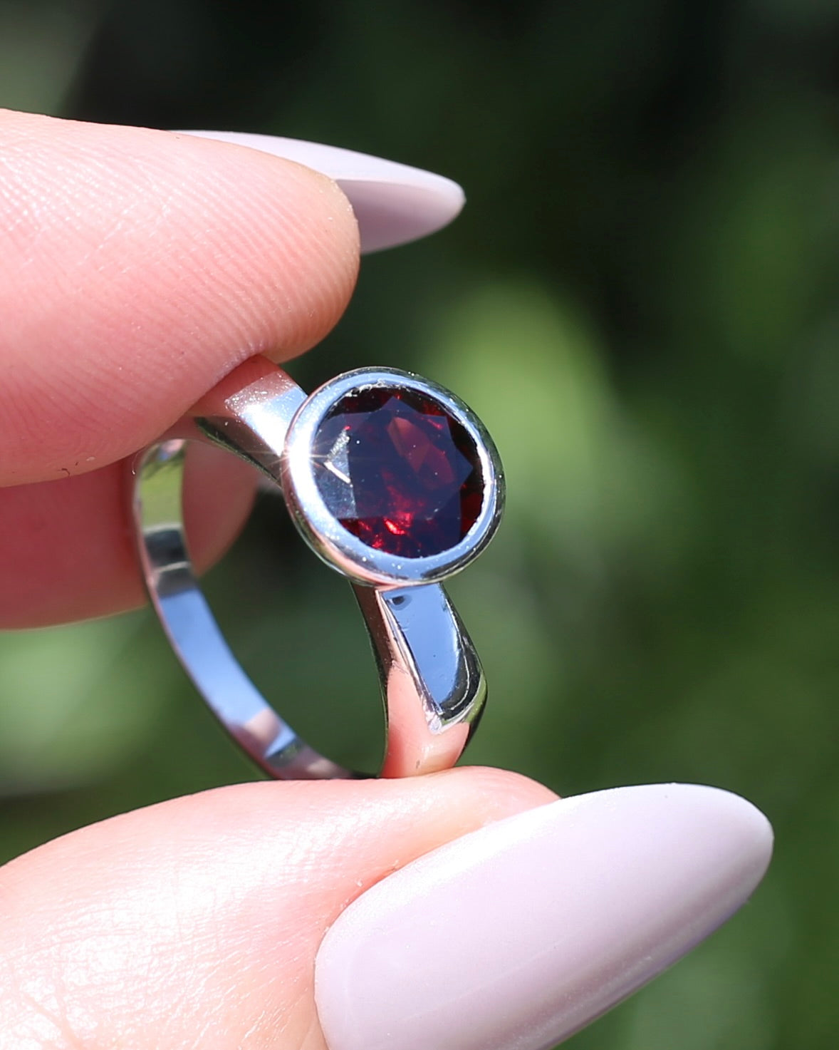 9mm Round Garnet in Bezel Set Silver Ring, Sterling Silver, size 7 or just over N1/2, 4.16g