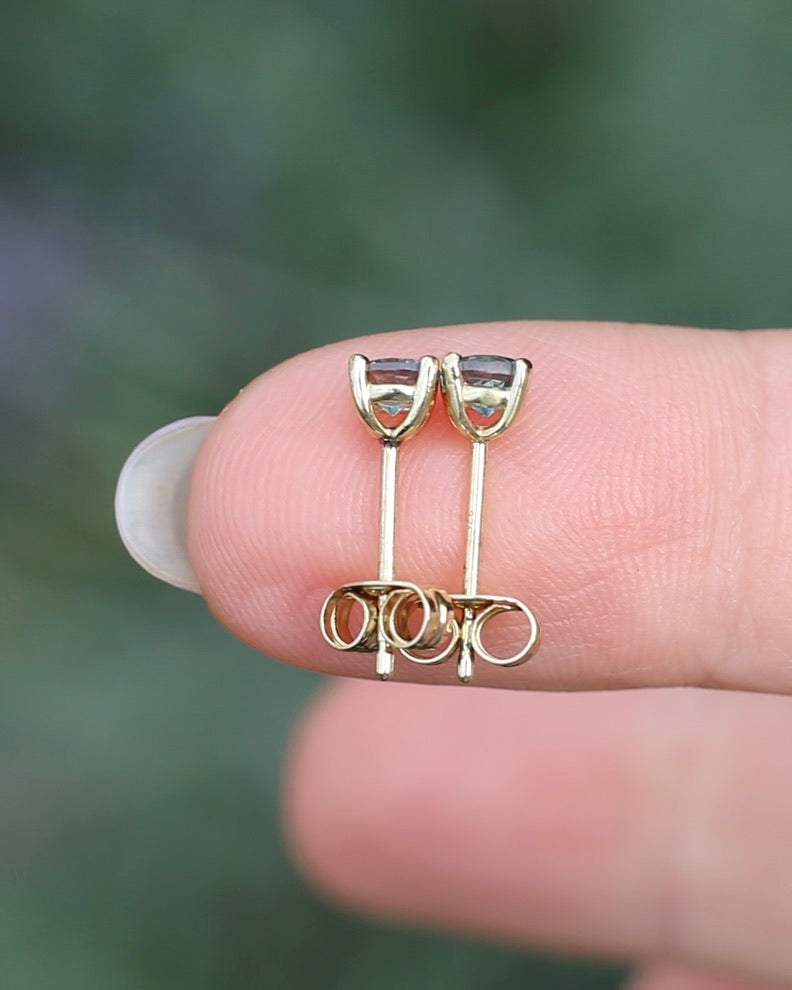0.8ct Pale Blue Parti Sapphire Studs, 9ct Yellow Gold, 0.76g