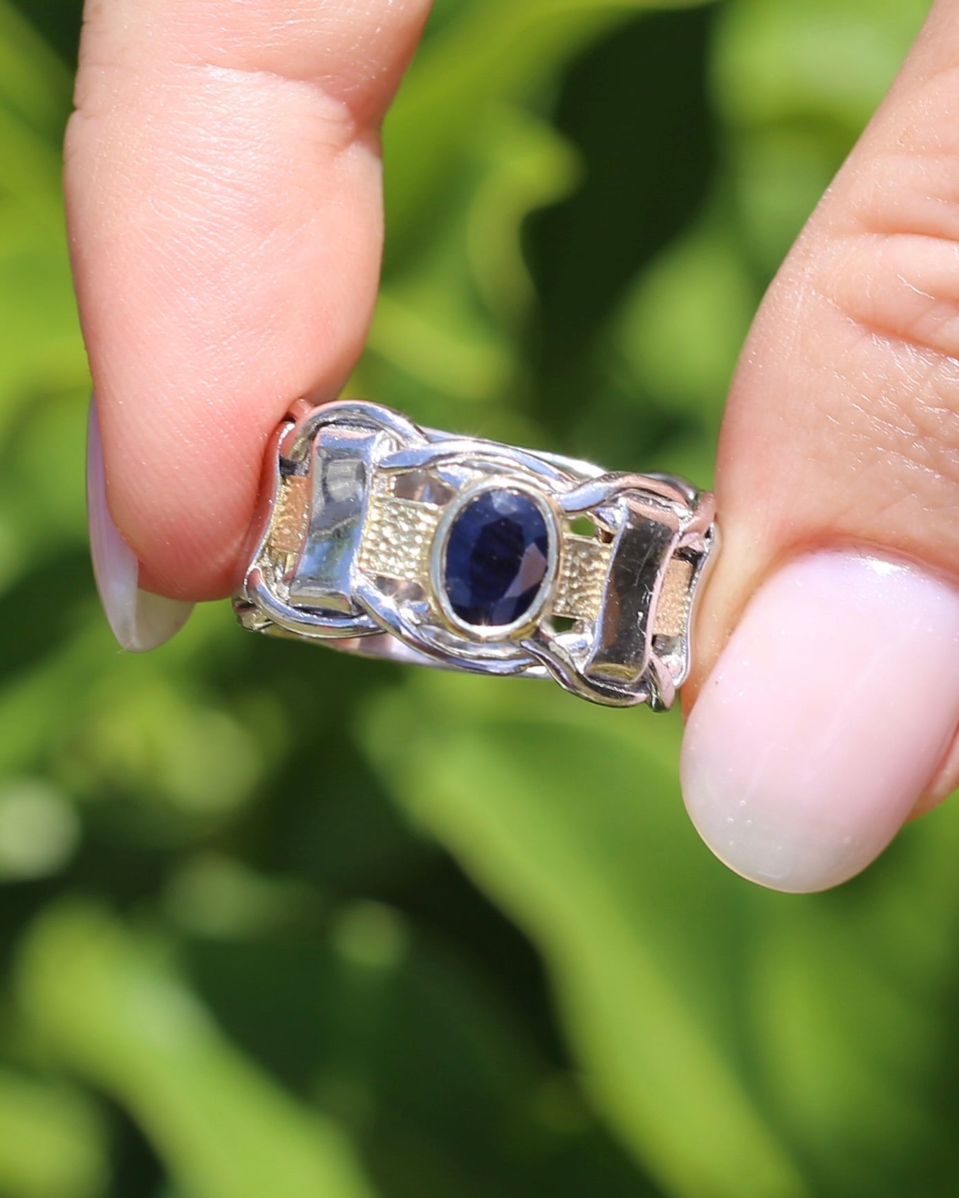 Mixed Metal Bezel Set Natural Sapphire Chunky Textured Ring in 9ct Yellow Gold and Sterling Silver, size R ot 8.5 (fits like P1/2 or 8), 8.77g
