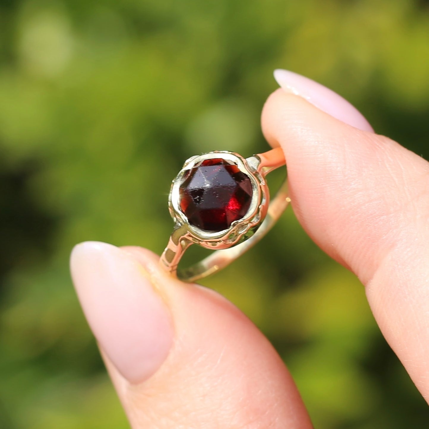 1931 Dutch Rose Cut Garnet, 583 Yellow & Rosey Gold, size 8 or nearly Q