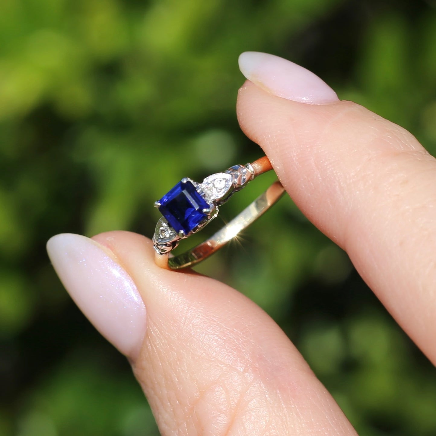 1930s Square Emerald Cut Blue Sapphire, 18ct Yellow and White Gold, size Q1/2 or just over 8.25