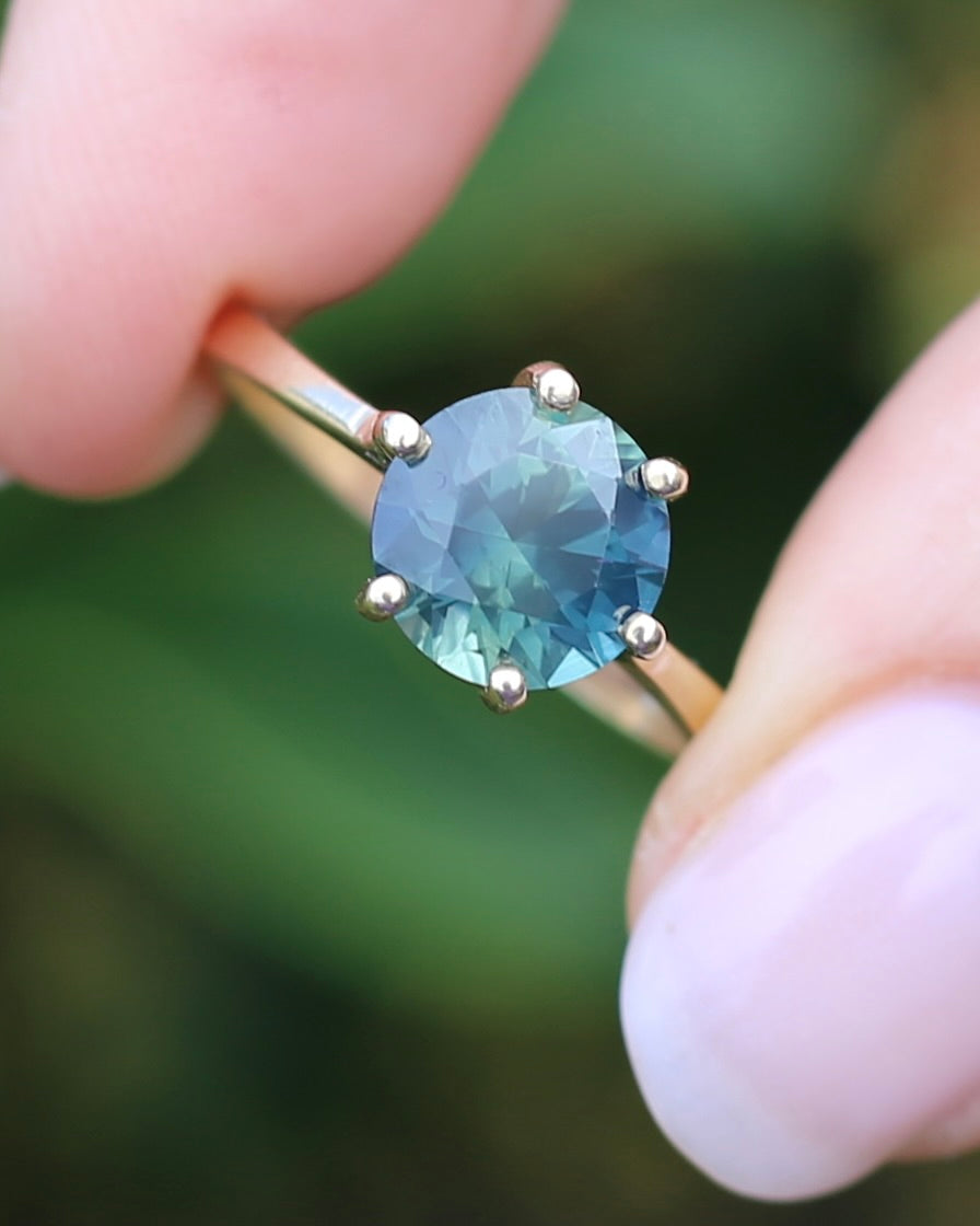 2.95ct Unheated Parti Sapphire Solitaire, 9ct Yellow Gold, size O or 7.5, 3.05g