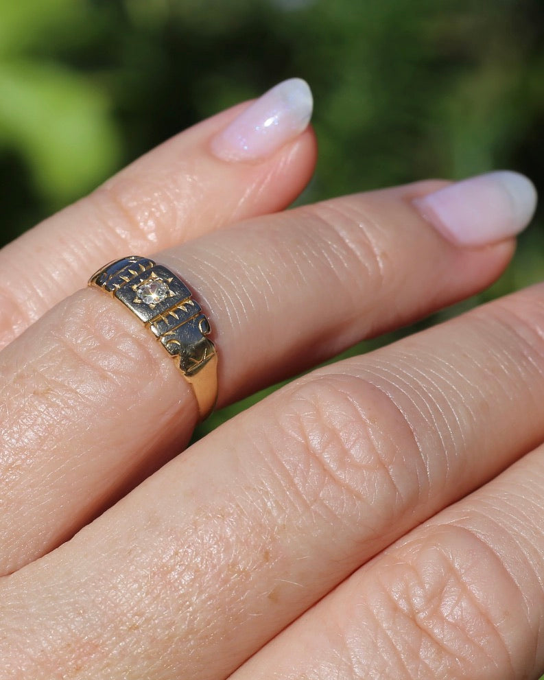 Antique 1898 Old Cut Diamond Star Set Carved Ring, 18ct Yellow Gold, size M1/2 or just under 6.5, 2.74g
