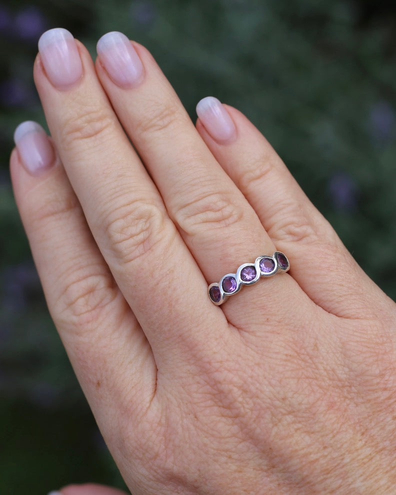 Five Stone Bezel Set Amethyst Silver Ring, Sterling Silver, size O or 7.25, 3.41g