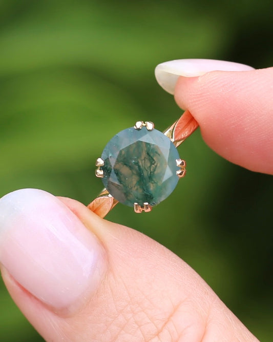 3ct Round Moss Agate Double Claw Set Ring, 9ct Yellow Gold, size N or 6.75, 4.11g