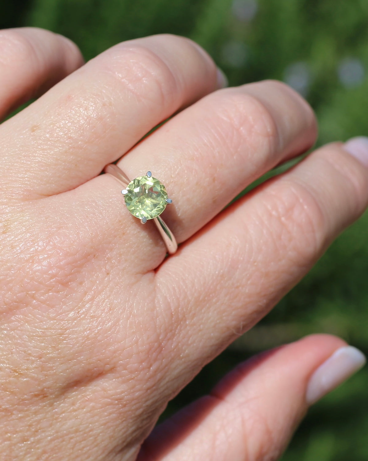 1.8ct Lemon Quartz Solitaire, Sterling Silver, size Q or just over 8, 1.91g