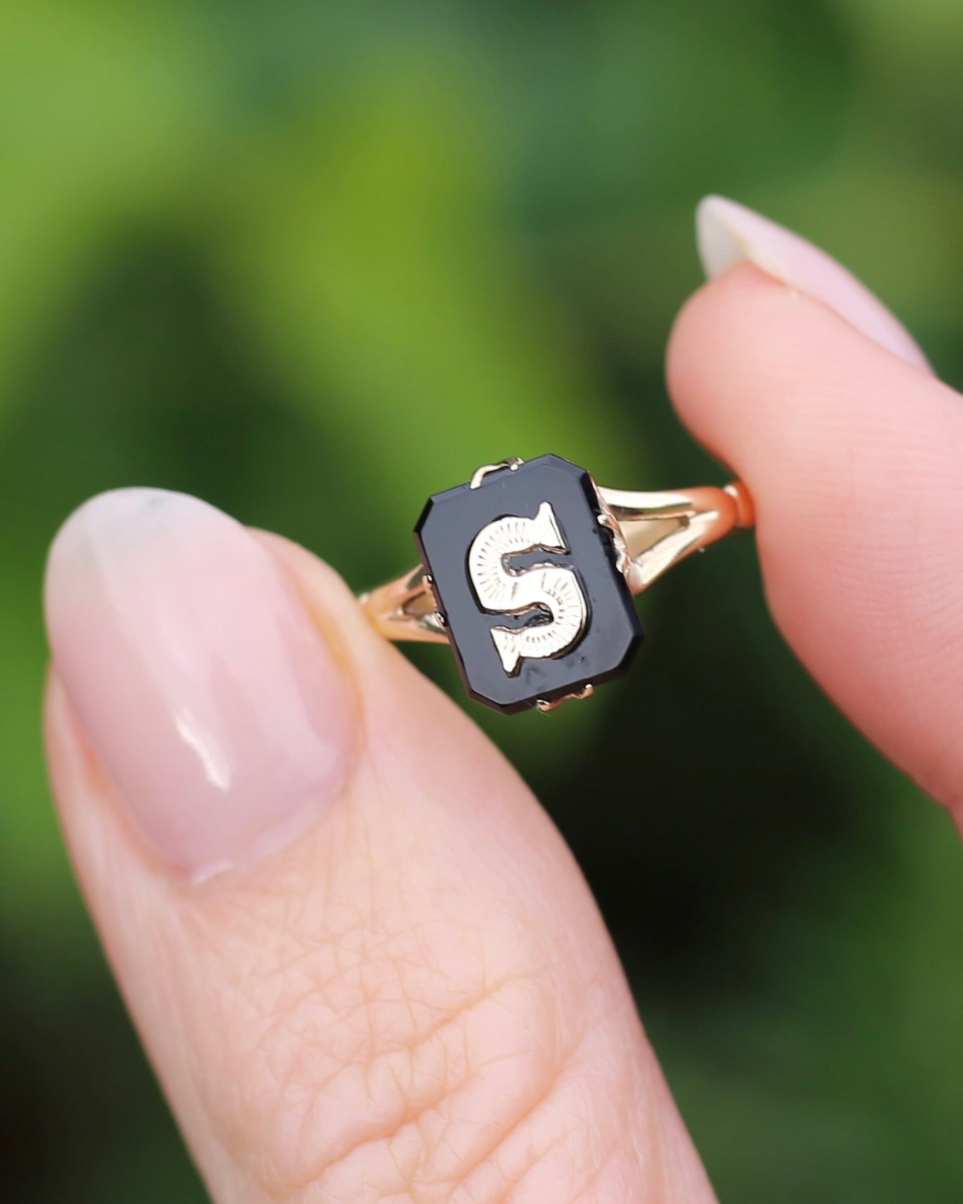 "S" Vintage Onyx and 9ct Yellow Gold Signet Ring, 9ct Yellow Gold, size 8 or P1/2