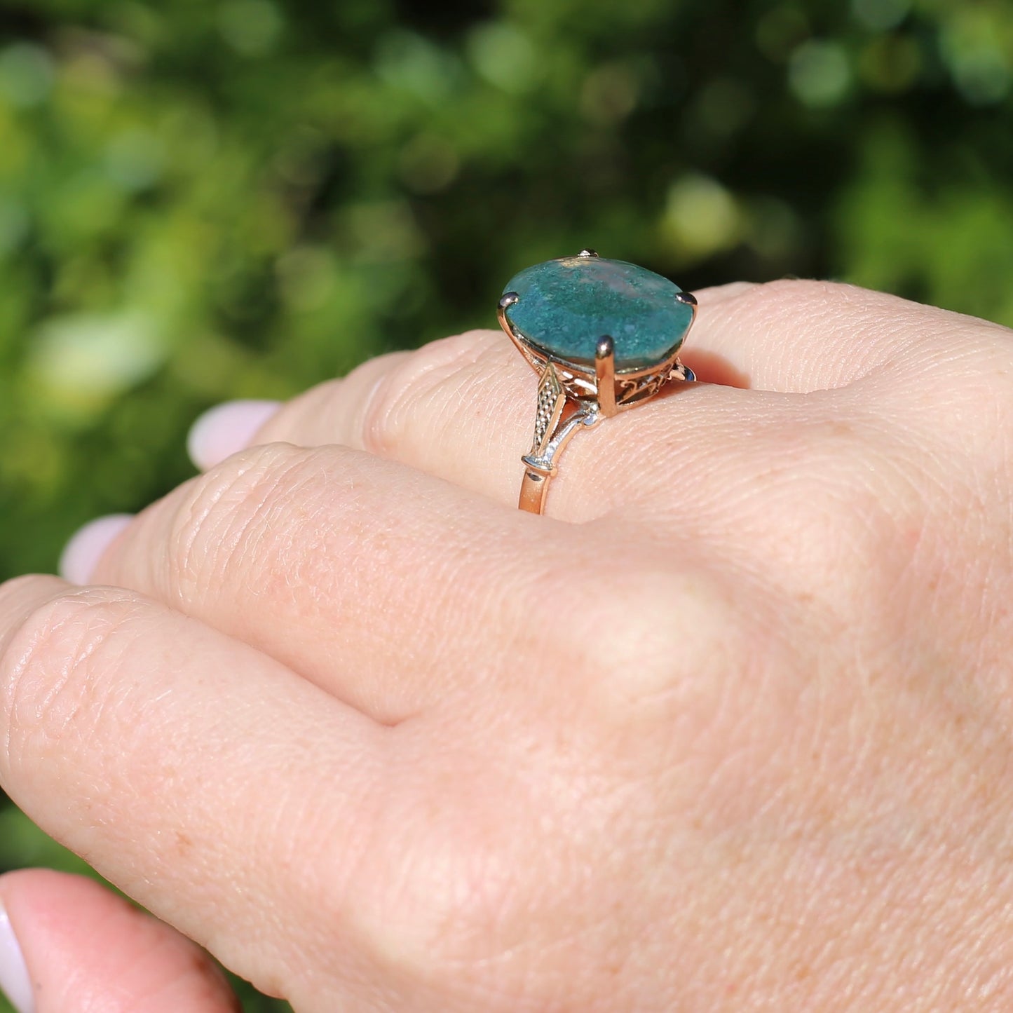 8ct Oval Moss Agate Claw Set Cocktail Ring, 14ct Yellow Gold, size Q1/2 or just over 8.25