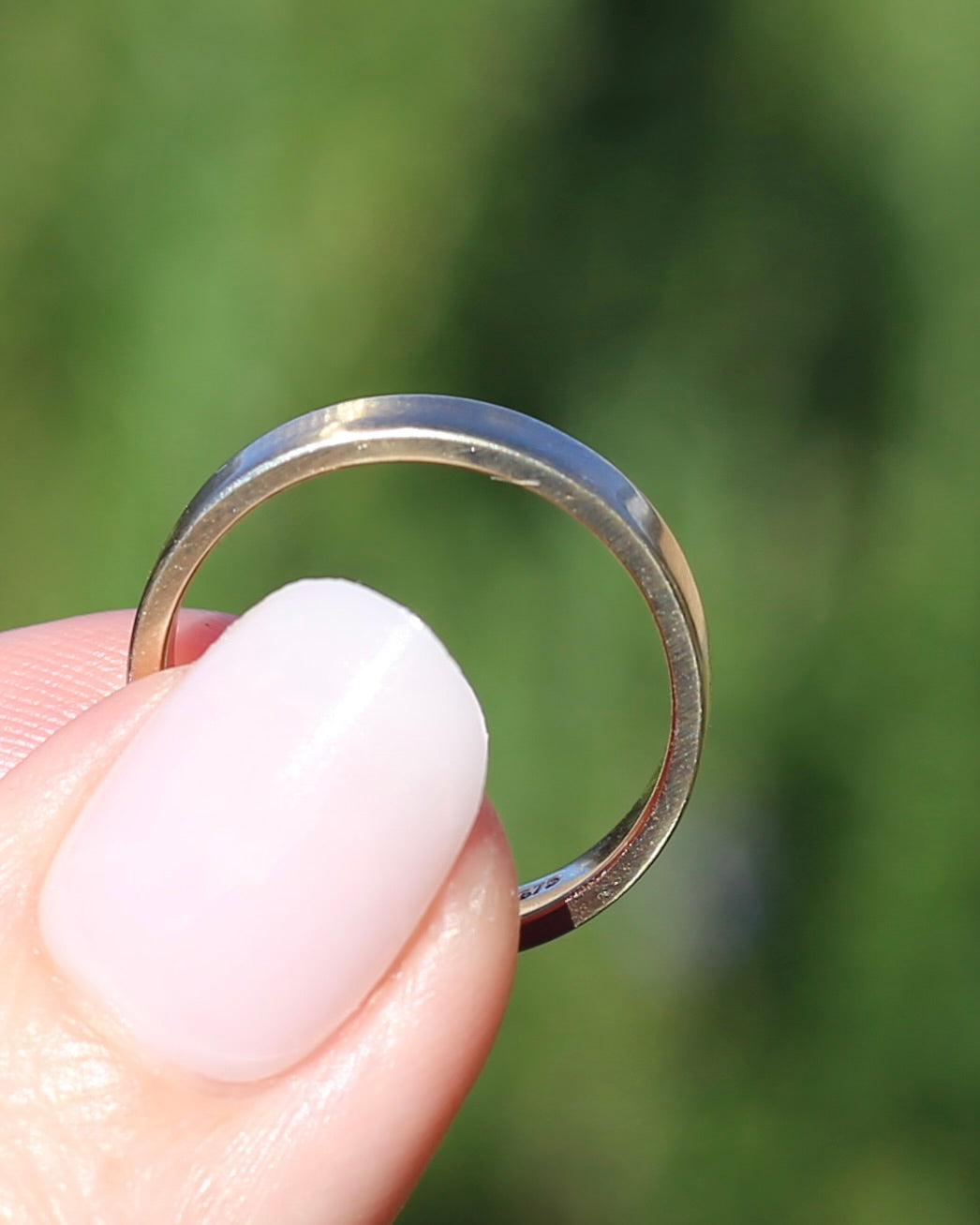 3.6mm Flat 9ct Wedder, 9ct Yellow Gold, size Q or just over 8, 3.63g