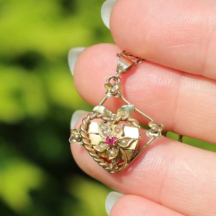 Circa 1940s Chester Made Twisted Rope Heart & Floral Pearl Pendant, 9ct Yellow Gold, 2.4g