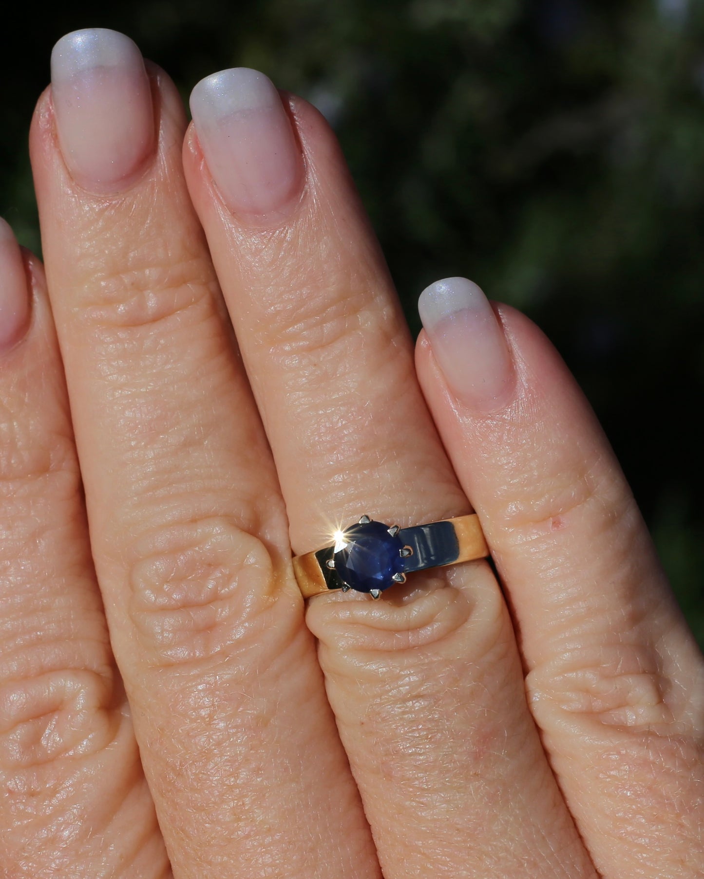 ON HOLD Multi Claw Set Vintage Blue Sapphire Ring with Silk Inclusions, 9ct Yellow Gold, size L1/2 or 6, 2.49g