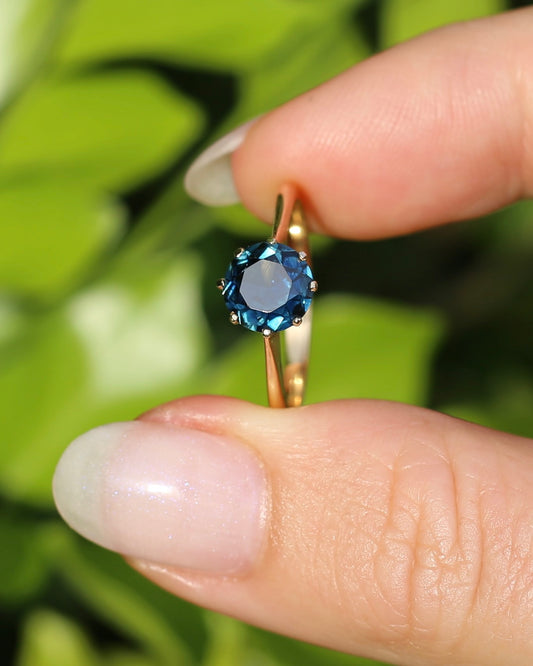 1.55ct Bright Natural Teal Blue Sapphire Vintage Solitaire, 14ct Yellow Gold, size P1/2 or 8, with valuation
