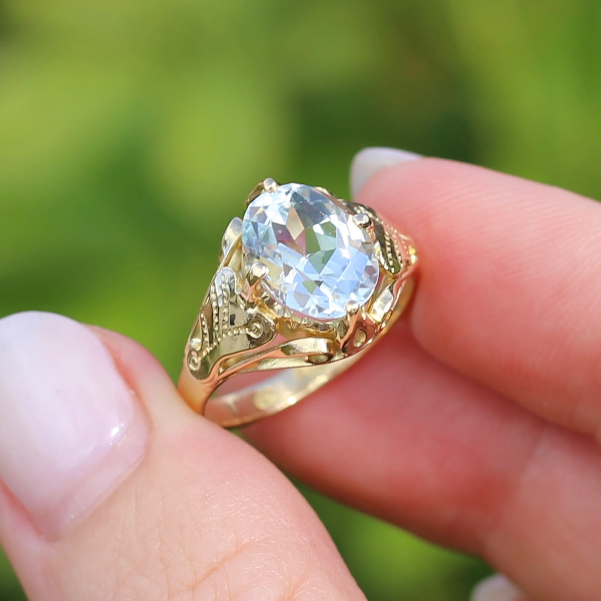 3.26ct Oval Natural Aquamarine in Hand Crafted 18ct Yellow Gold Ring, size P or 7.5, with Valuation