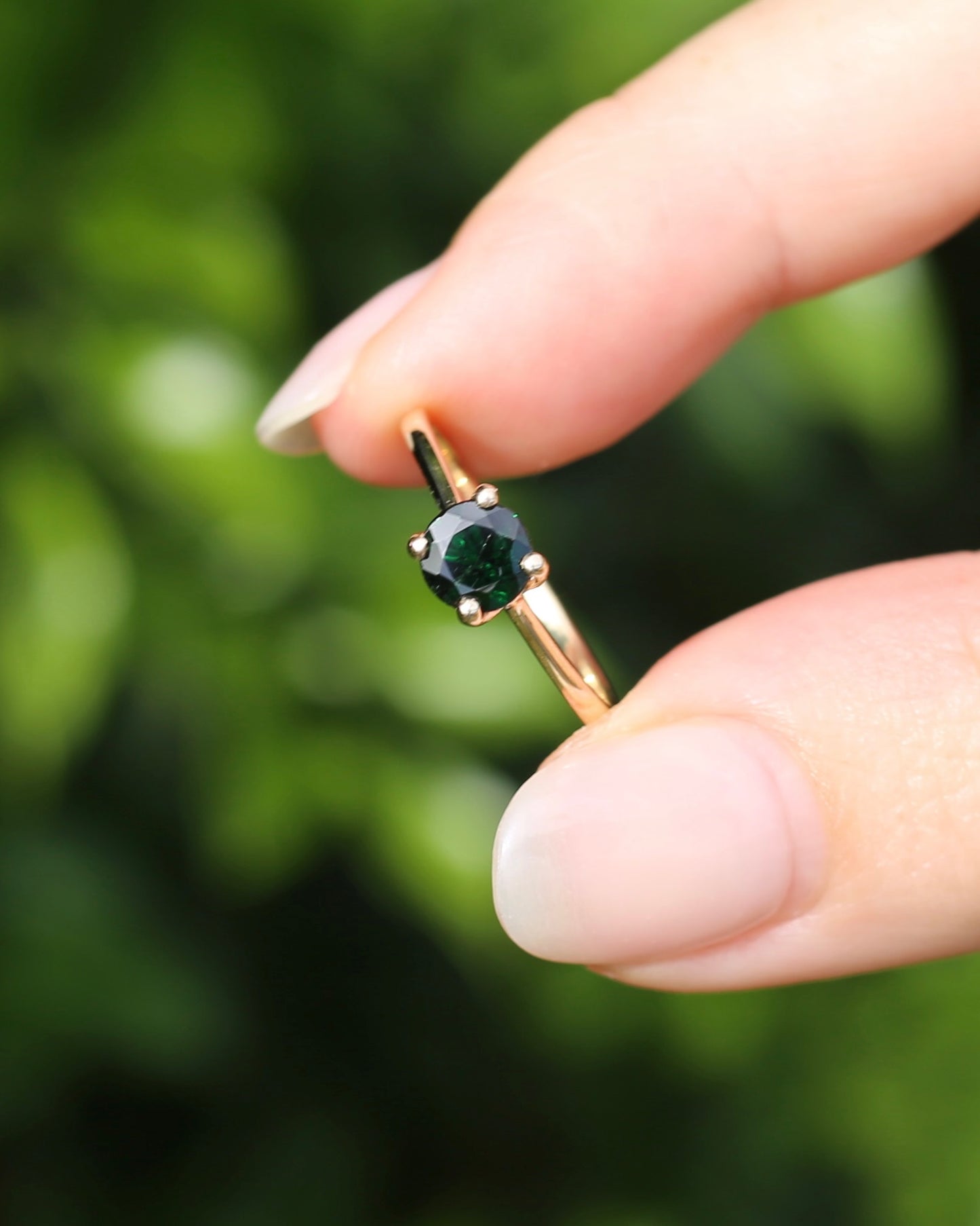 0.72ct Natural Dark Green Tsavorite Garnet, 10ct Yellow Gold, size P or 7.75, 1.53g