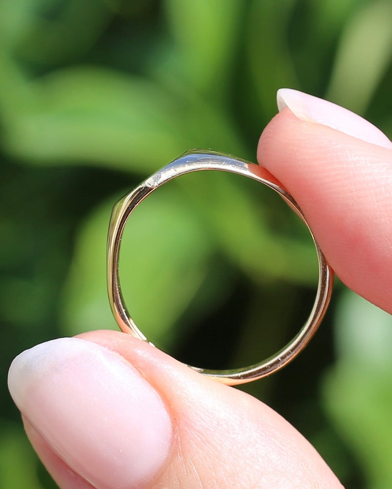 1973 Made Birmingham Heart Shaped Signet Ring, 9ct Yellow Gold, size R or 8.75, 2.91g