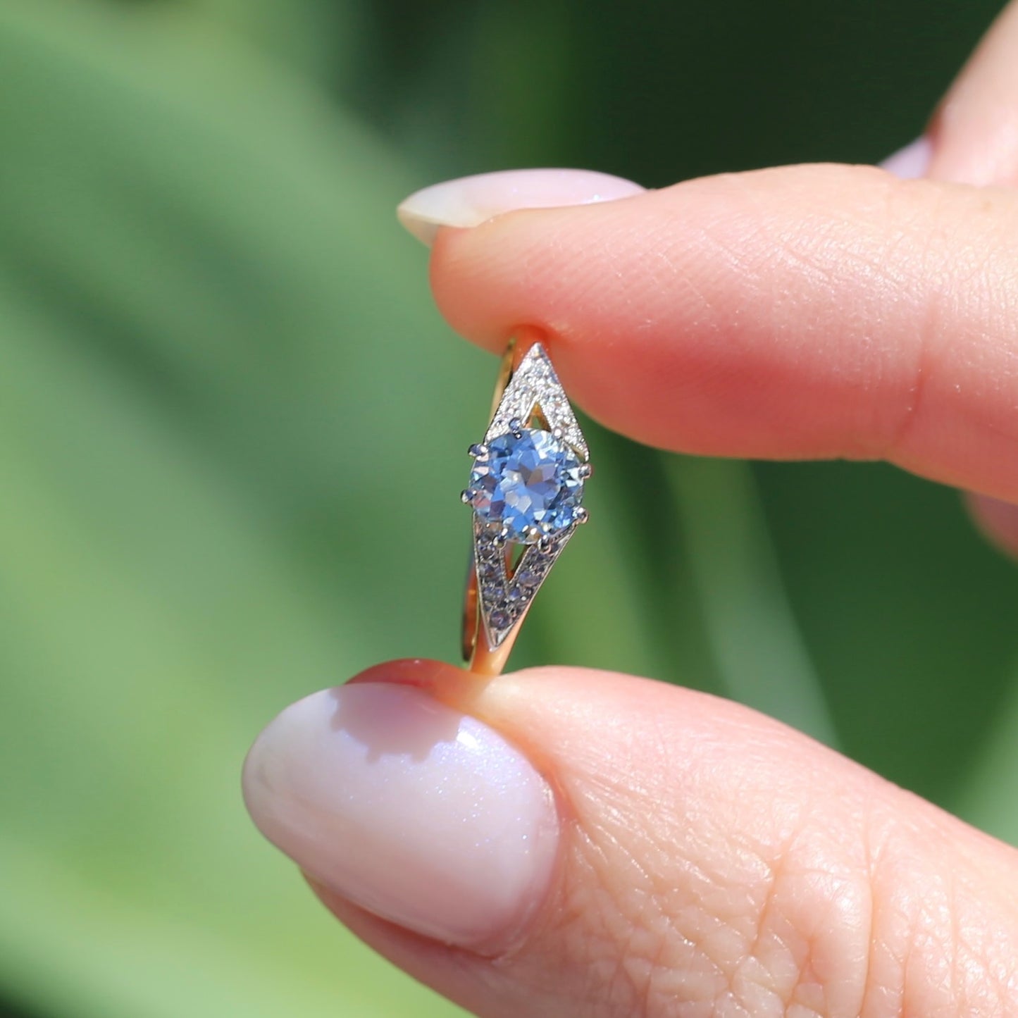 Pristine Early Australian 1930s Dunklings Blue Zircon & Diamond RIng, size L or just over 5.5