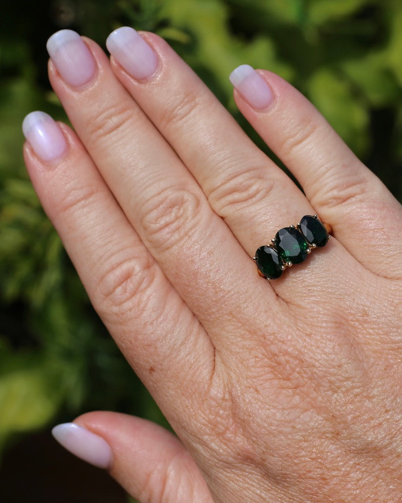 Glorious 5.18ct Tsavorite Green Garnet Trilogy Ring, 9ct Yellow Gold, size O1/2 or just over 7.25, 2.9g, with valuation