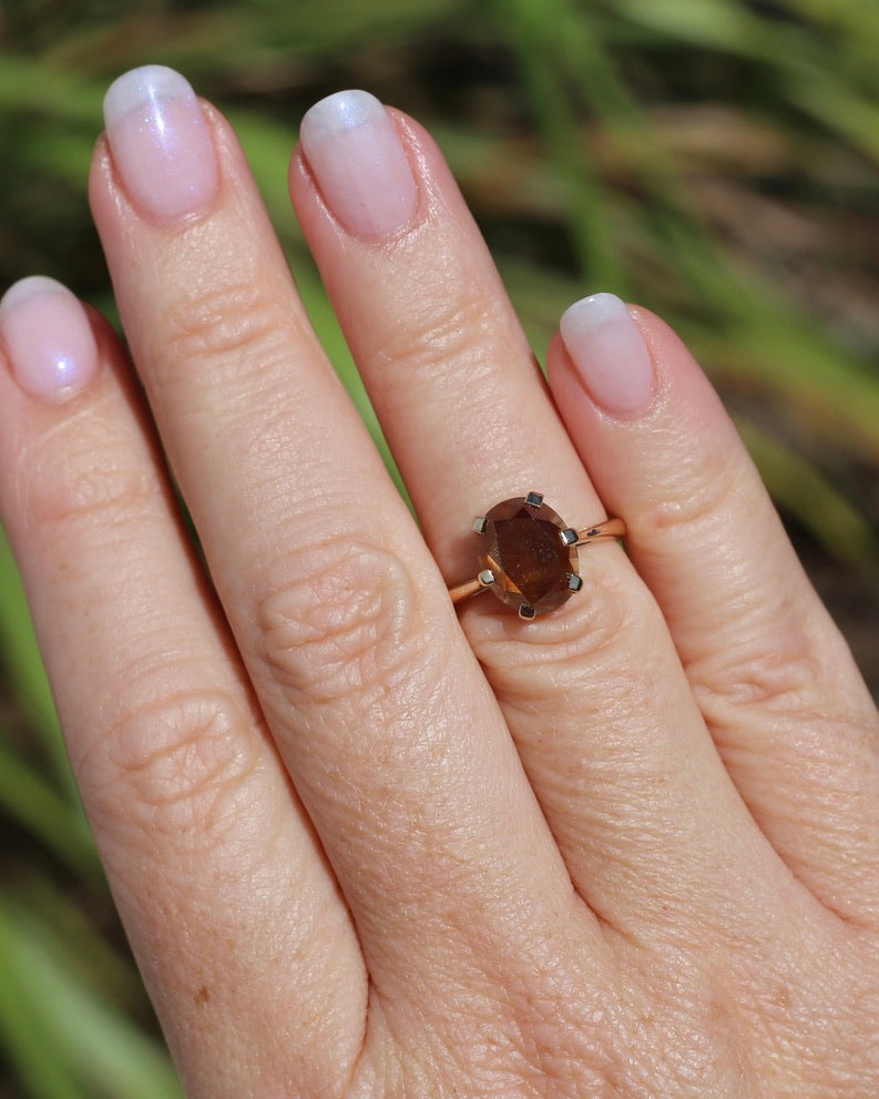 ON HOLD 3.95ct Fancy Cut Tanzanian Umba Sapphire in Vintage 9ct Yellow Gold, size L or 5.75, 2.80g