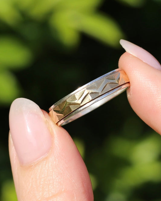 Vintage Silver and 9ct Yellow Gold Band, Angular Pattern, size U1/2 or 10.25, 4.5g