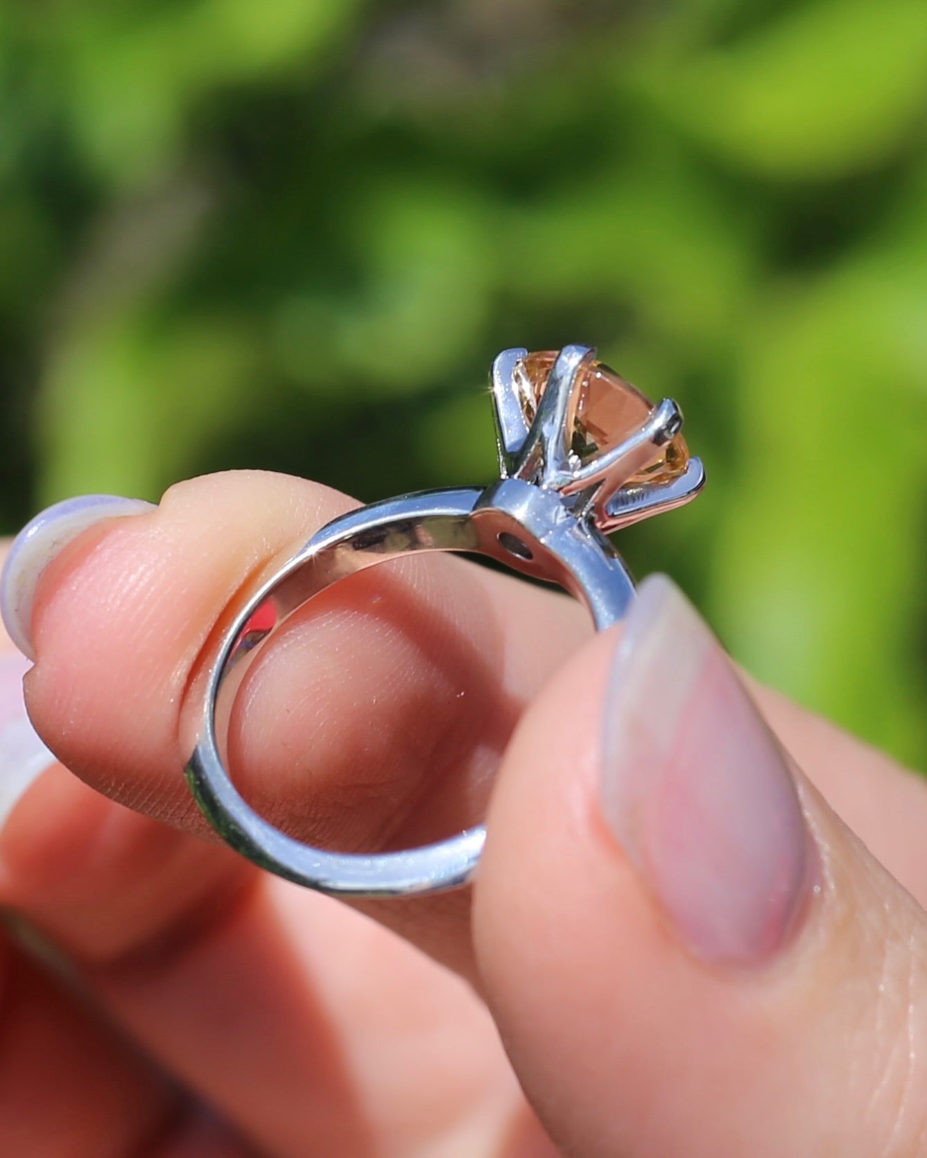 9mm 2.25ct Natural Yellow Beryl, 6 Claw Set, 9ct White Gold, size N1/2 or nearly 7, 3.75g