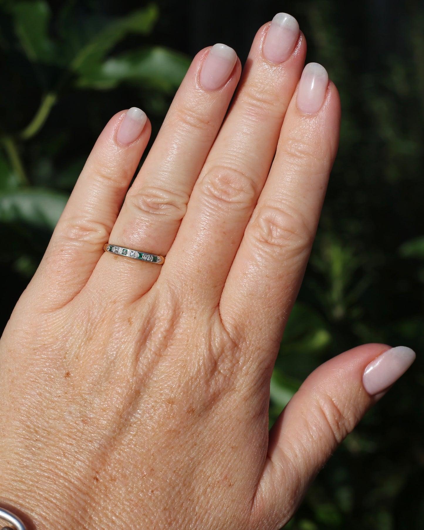 Circa 1930s Natural Emerald & Single Cut Diamond 18ct & Platinum 7 Stone Stacker, size O or 7.25, 2.05g