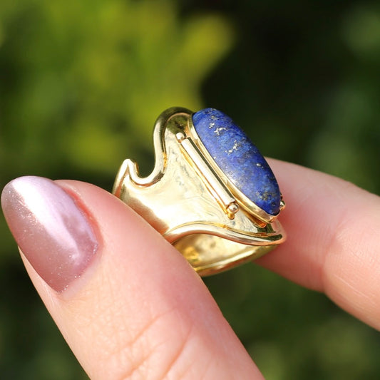 18ct Gold and Lapis Lazuli Cabochon Cuff Ring, size O but sizeable