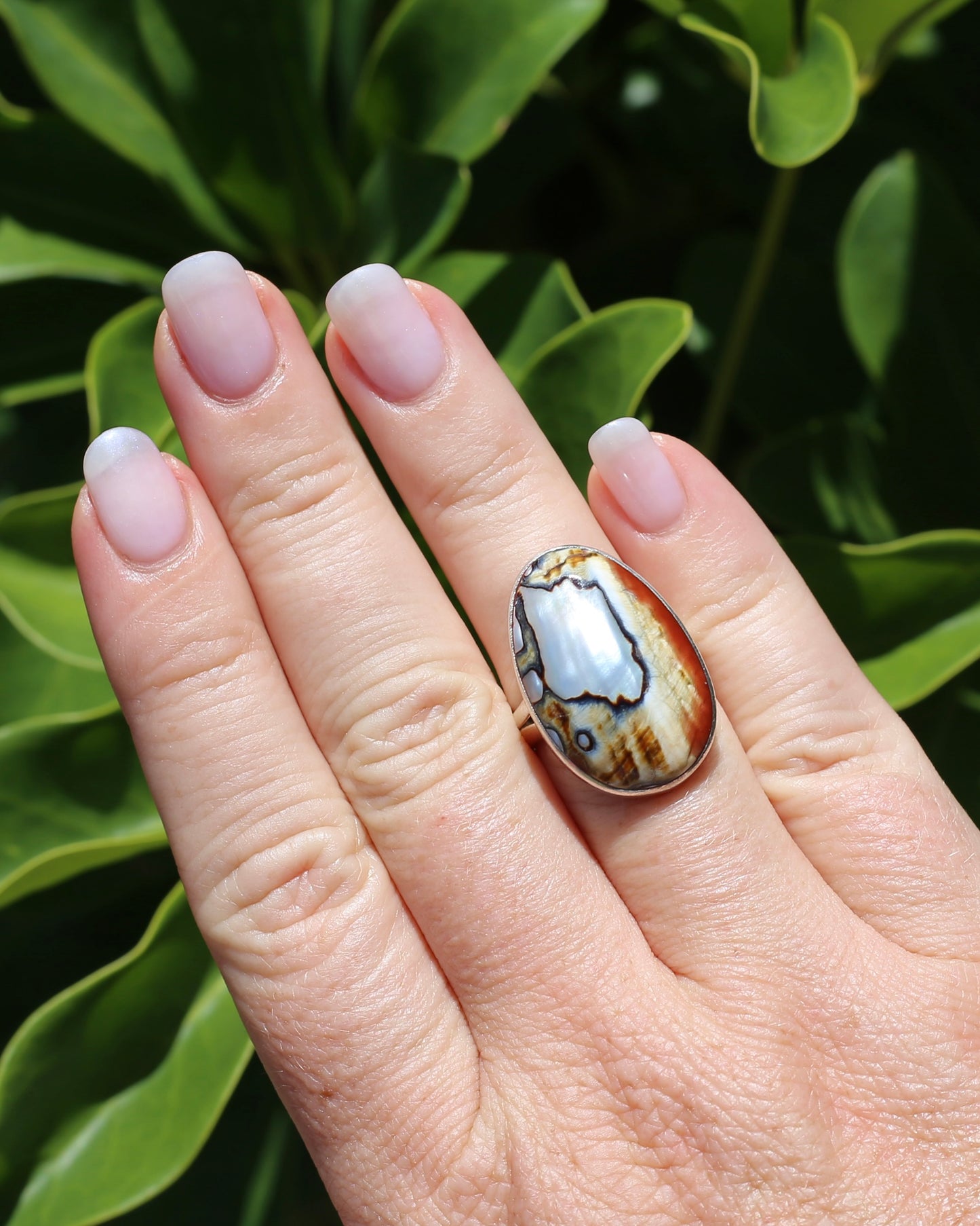 Abalone Shell Cabochon Bezel Set Ring, Sterling Silver,  sizse N or 6.75 - fits more like an M1/2 or 6.5, 9.60g