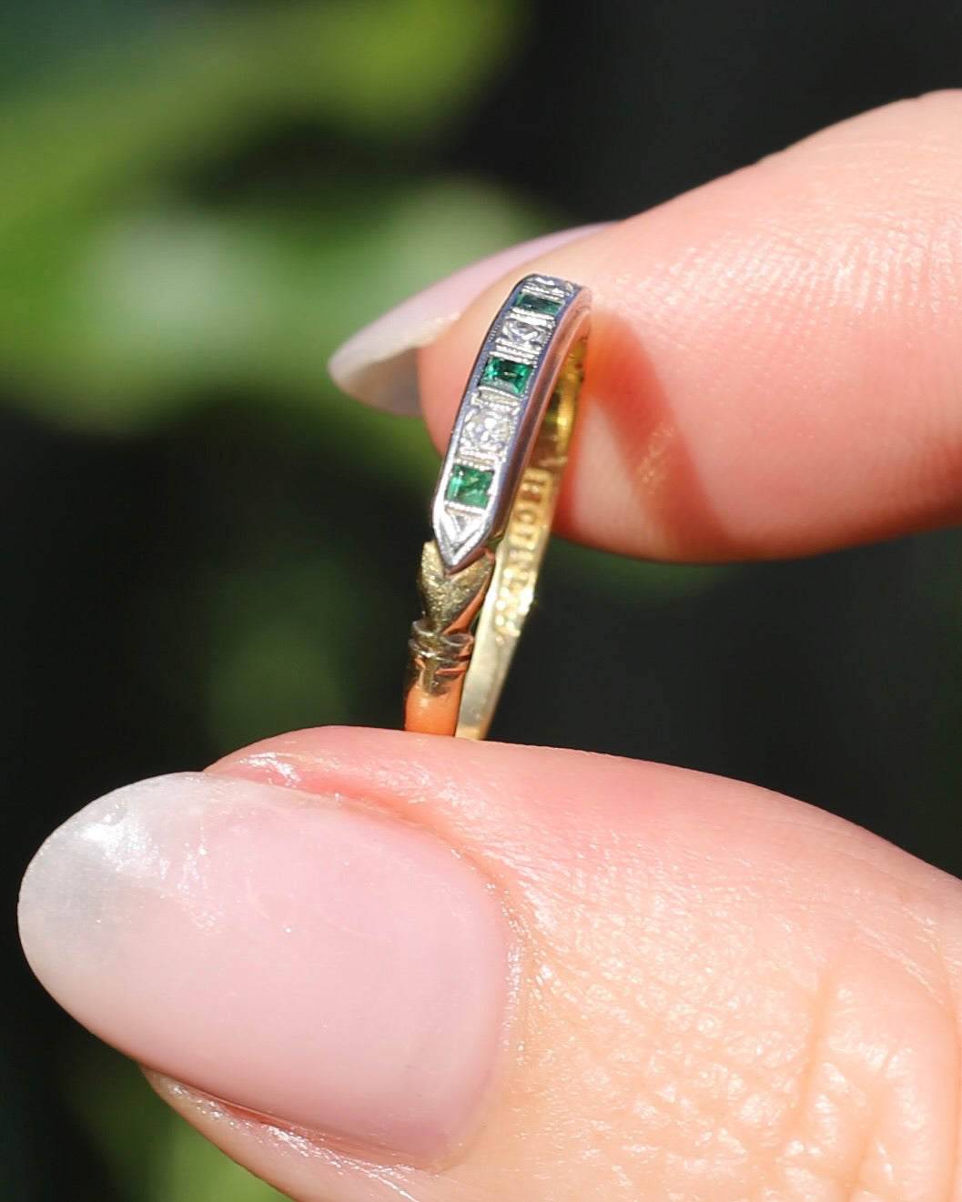 Circa 1930s Natural Emerald & Single Cut Diamond 18ct & Platinum 7 Stone Stacker, size O or 7.25, 2.05g