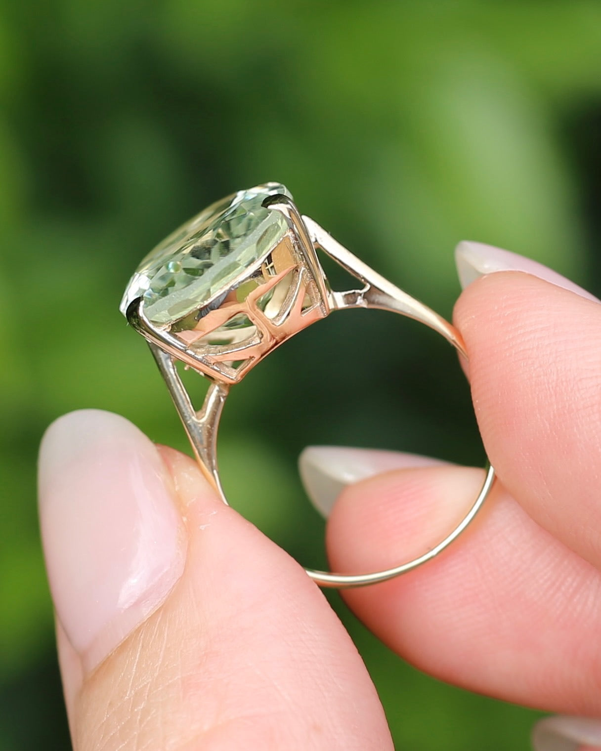 Vintage 10.5ct Oval Prasiolite or Green Amethyst Ring, 9ct Yellow Gold, size N1/2 or 7, 4.60g